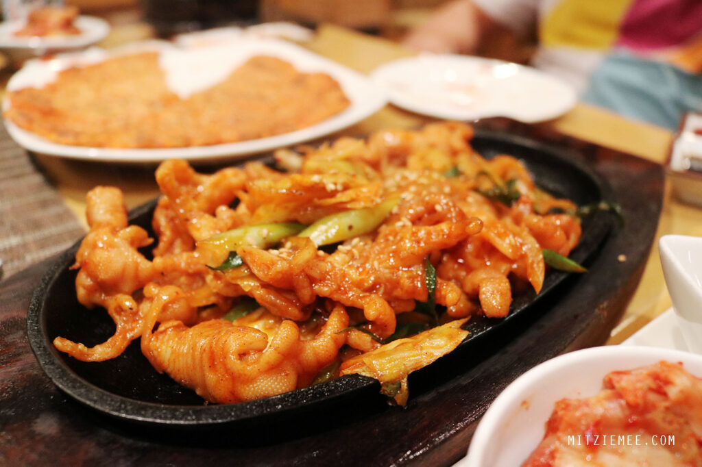 Dubai: Hähnchenfuss essen im Koreanischen Restaurant The Sky
