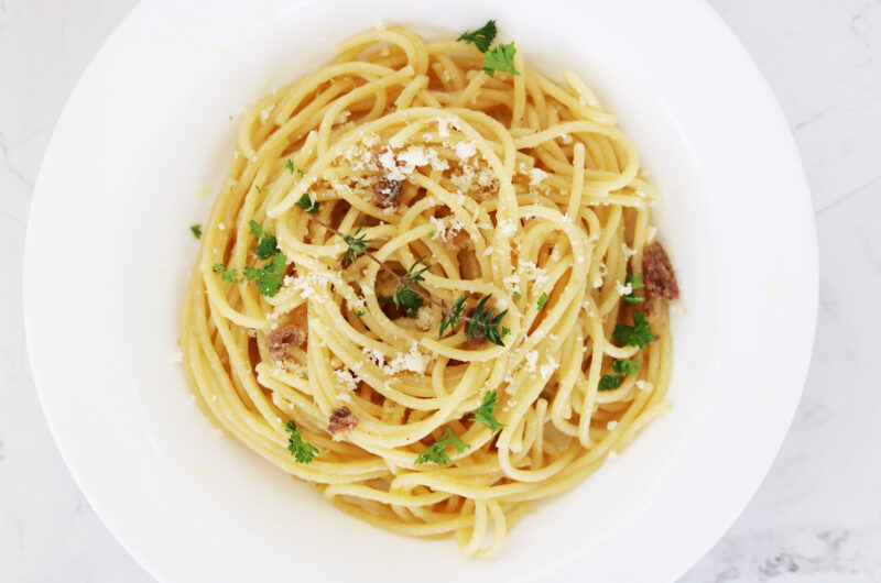 Rezept: Spaghetti mit Sardellen und Parmesan