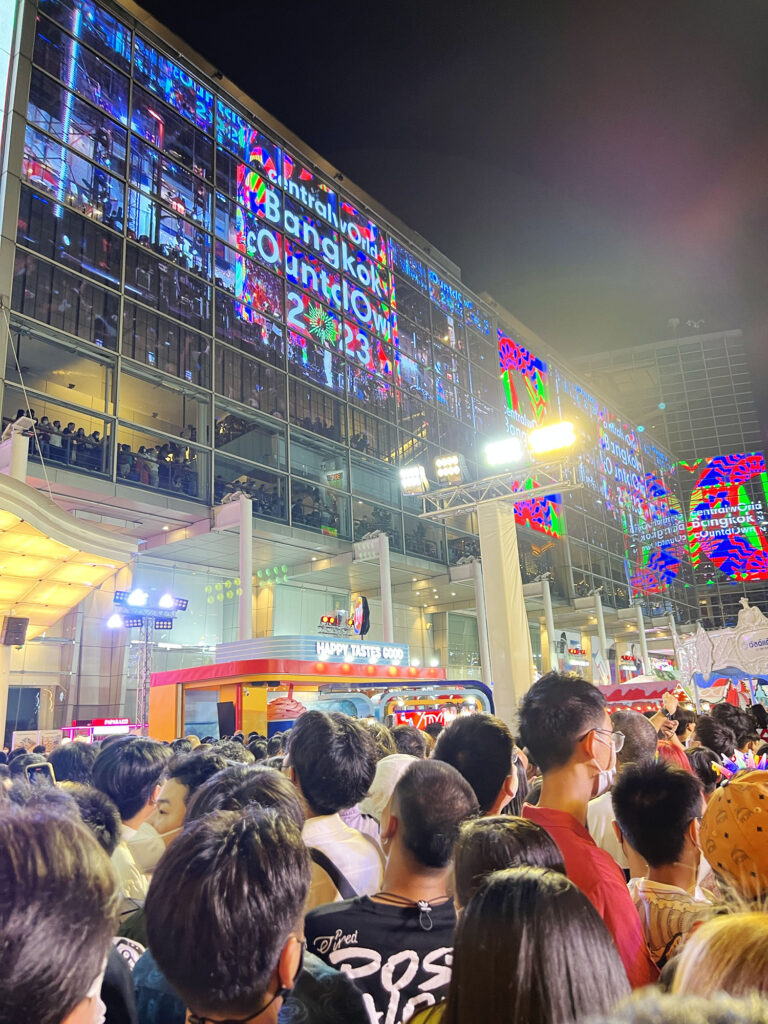 Silvester in Bangkok – Der CentralWorld Countdown