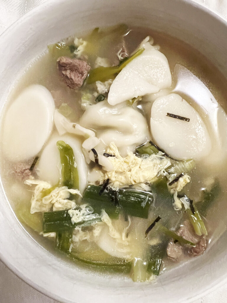 New York: Ginseng-Huhn- und Tteok-Suppe – Essenslieferung von Miss Korea