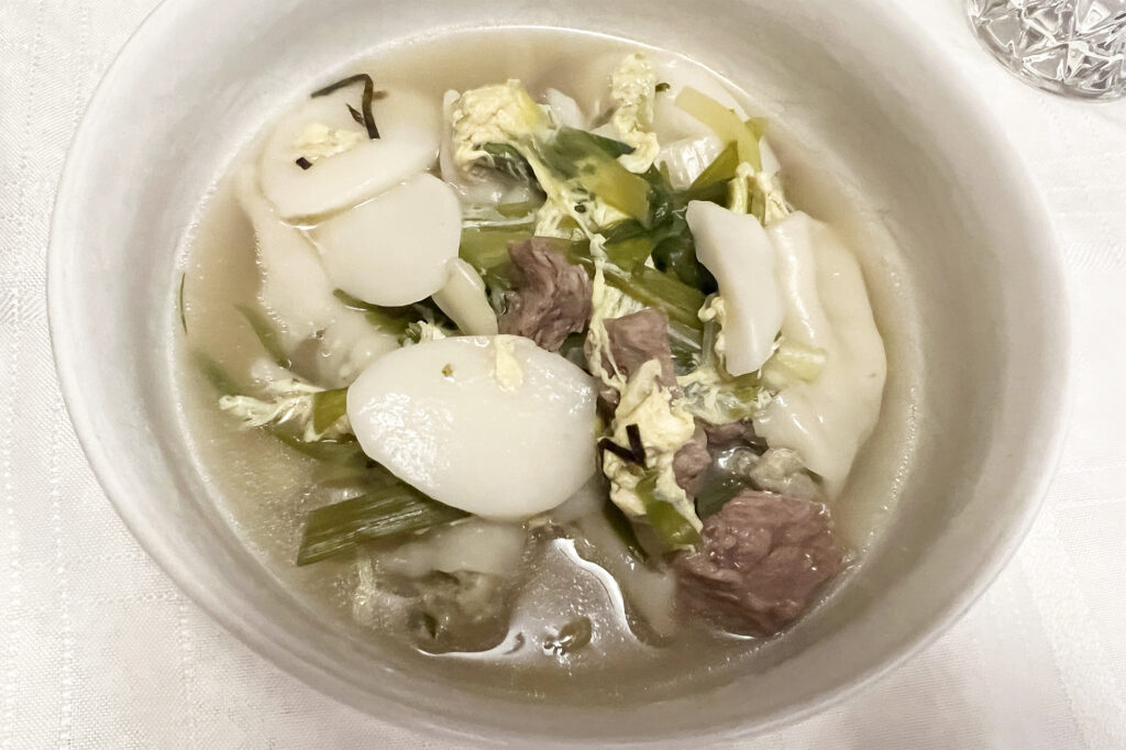 New York: Ginseng-Huhn- und Tteok-Suppe – Essenslieferung von Miss Korea