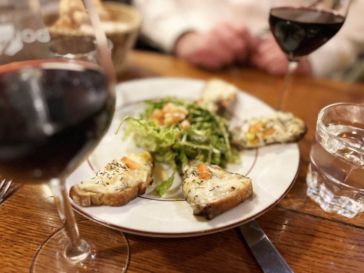 Paris: Bistrot d’Henri – Klassische Bistro-Atmosphäre und eine richtig gute Mousse au Chocolat