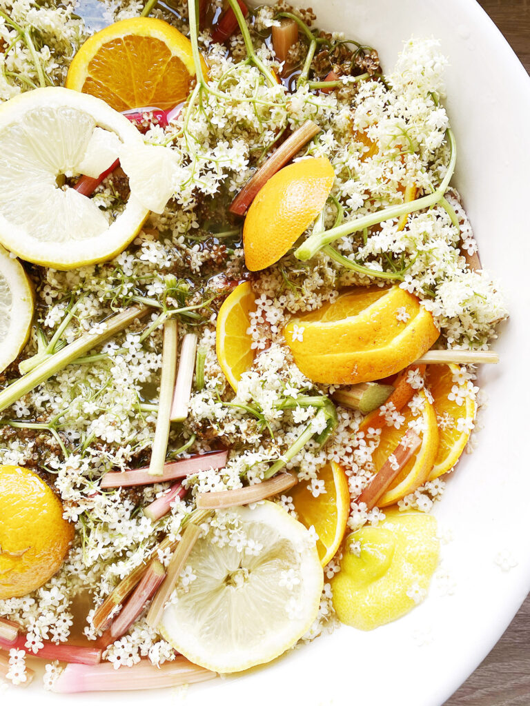Rezept: Der Holunderblütensirup meiner Mutter