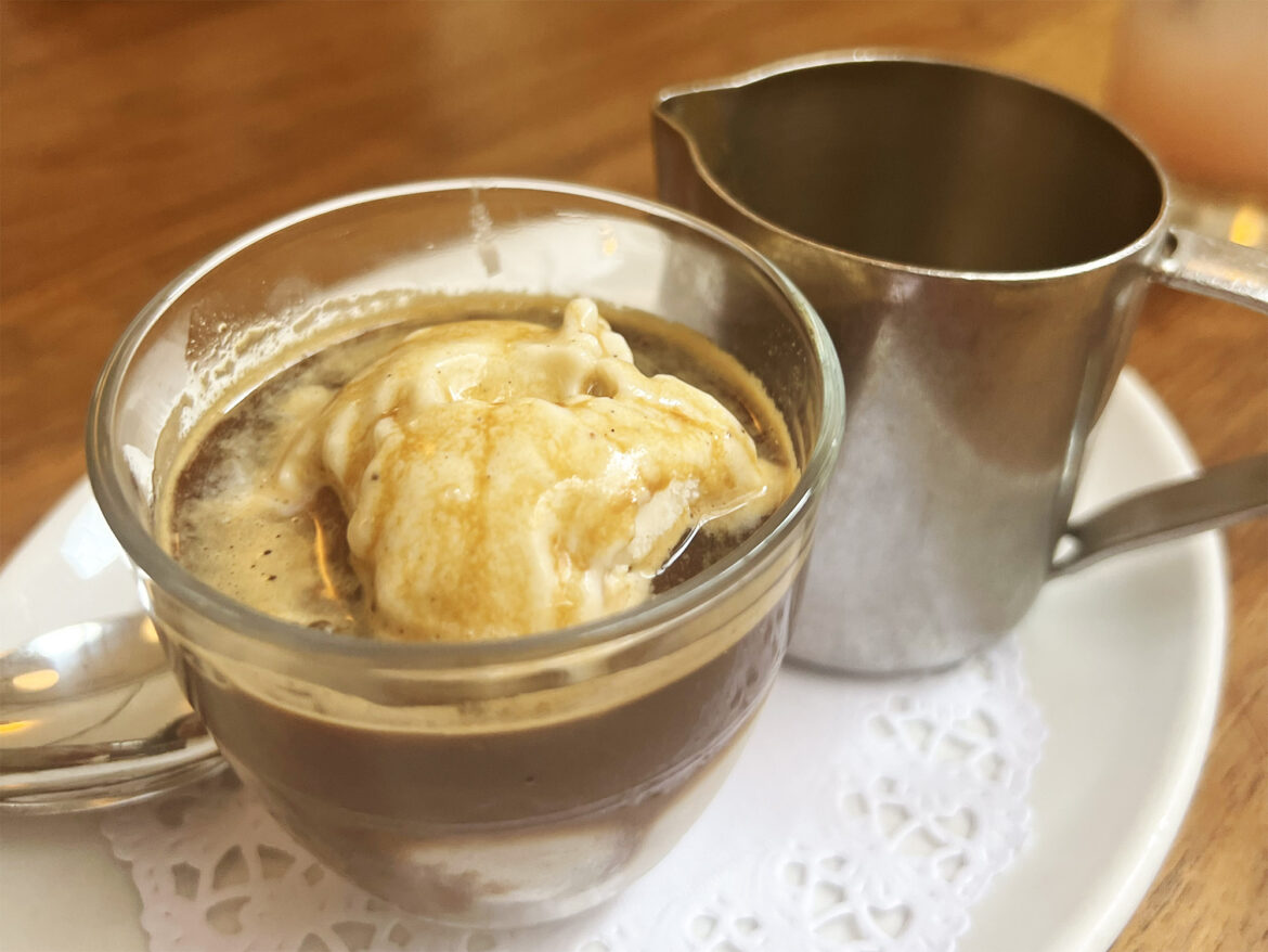 Rezept: Affogato – Wenn Vanille-Gelato auf Espresso trifft